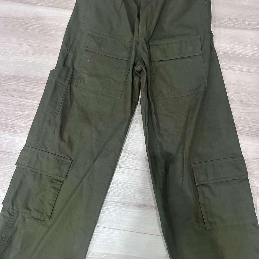 Joshua Mohamed oversized cargos